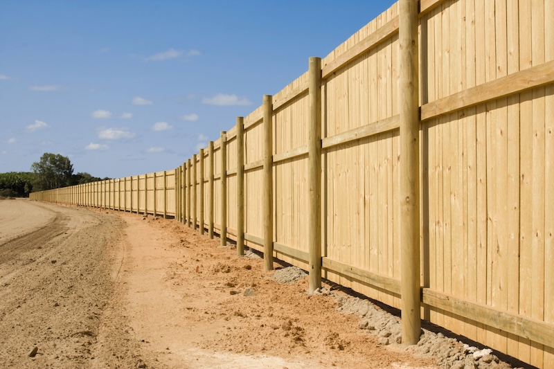Fence cleaning